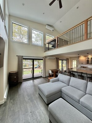 Living area - Northwest Eagle Nest Limit 9 3 Bedroom Home (Sebago)