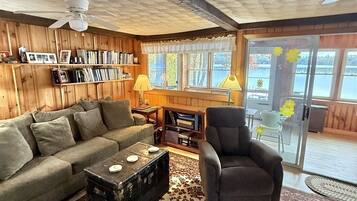 Villa, 4 Bedrooms | Living area