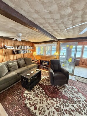 Villa, 4 Bedrooms | Living area