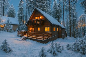 Exterior - Boss's Cabin - Boss-level views, zero stress! (Shaver Lake)