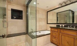 Condo, 3 Bedrooms | Bathroom - Treetops 4e 3 Bedroom Condo (Avon)