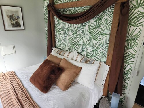 Watts River Tiny - Hidden, but Close to Township