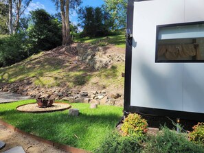 Trailer, 1 quarto, sacada, vista para o jardim | Área da propriedade