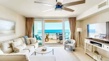 Smart-TV, BĂŒcher, Stereoanlage