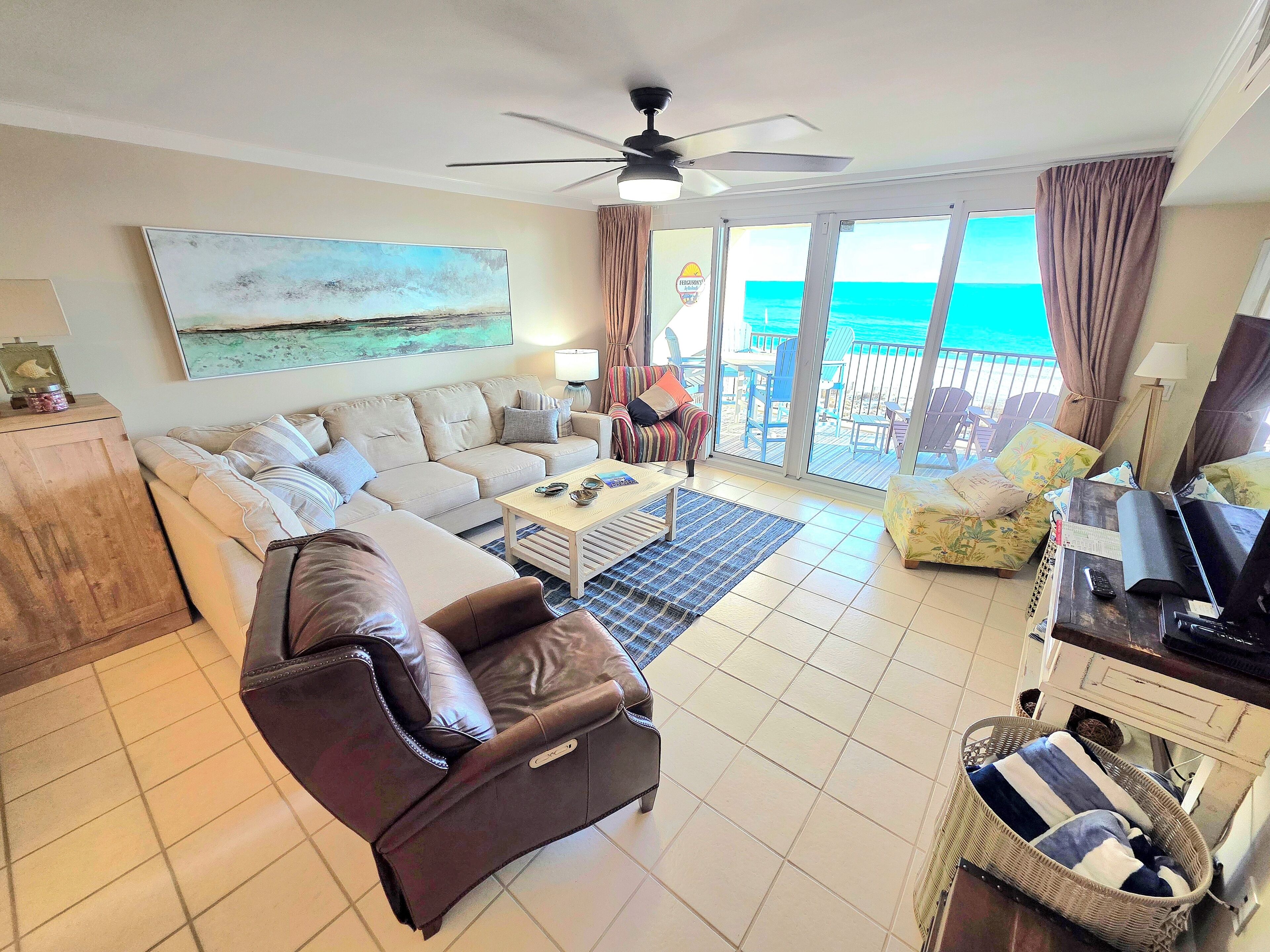 Smart-TV, Bücher, Stereoanlage