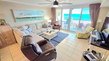 Smart-TV, Bücher, Stereoanlage