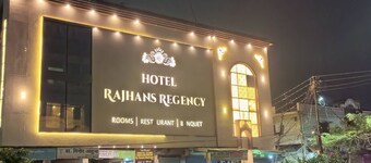 Hotel Rajhans Regency