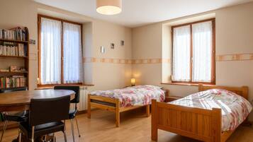 2 soverom, strykejern/-brett, wi-fi og sengetøy