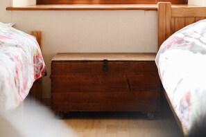 2 dormitorios, tabla de planchar con plancha, wifi y ropa de cama