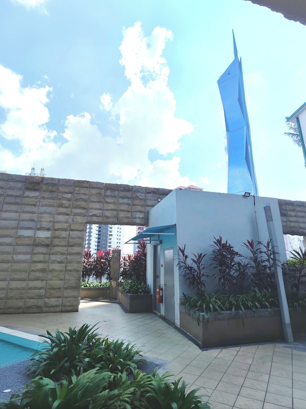 Kolam renang terbuka