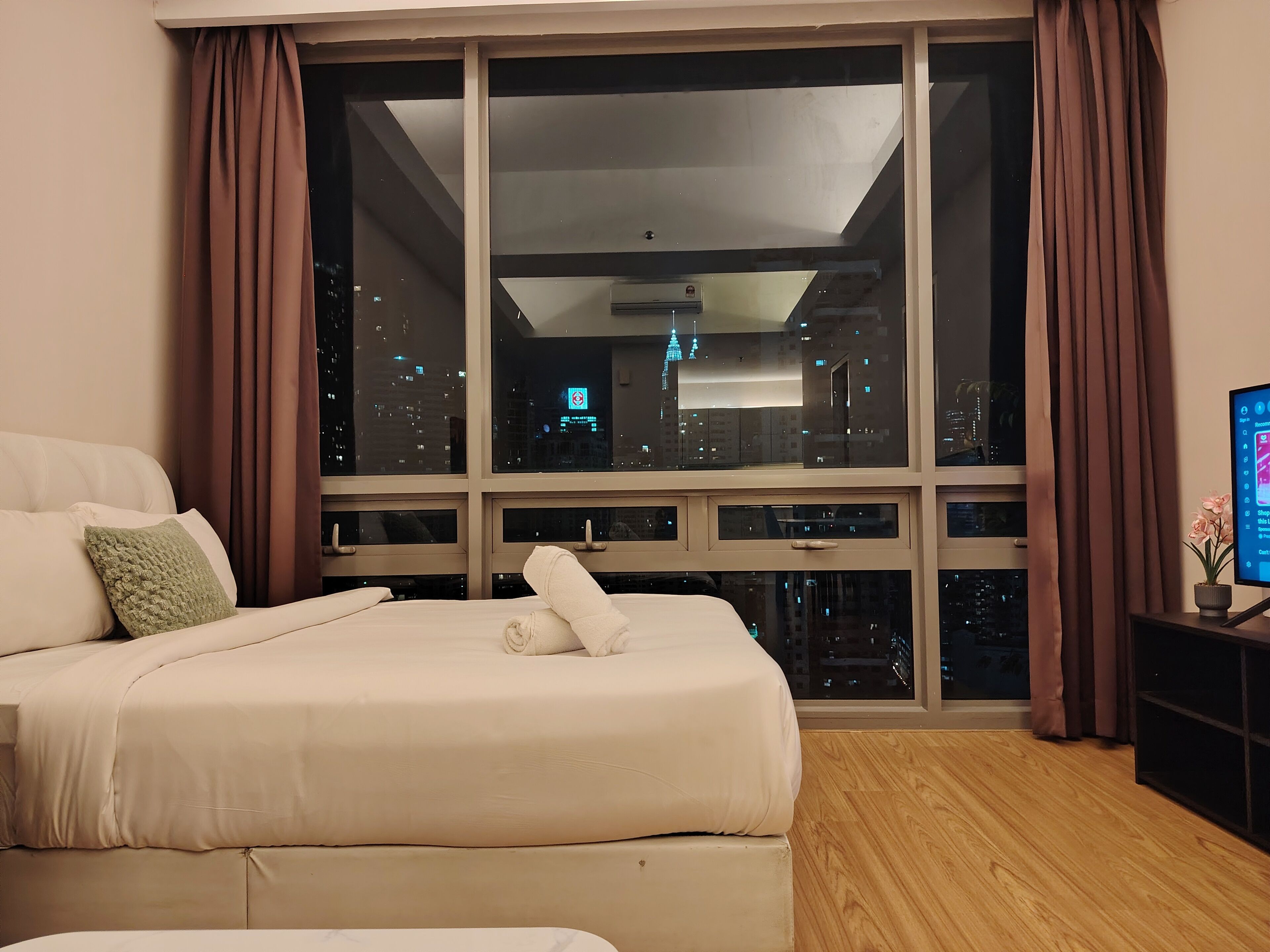 ดีลักซ์อพาร์ทเมนท์, 2 ห้องนอน, วิวเมือง | เตารีด/โต๊ะรีดผ้า, Wi-Fi ฟรี