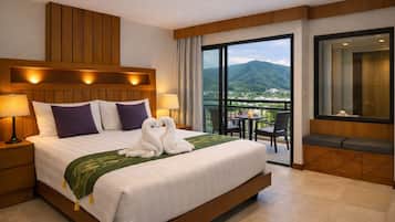 Superior tweepersoonskamer, uitzicht op de binnenplaats | Hypoallergeen beddengoed, een kluis op de kamer, een bureau