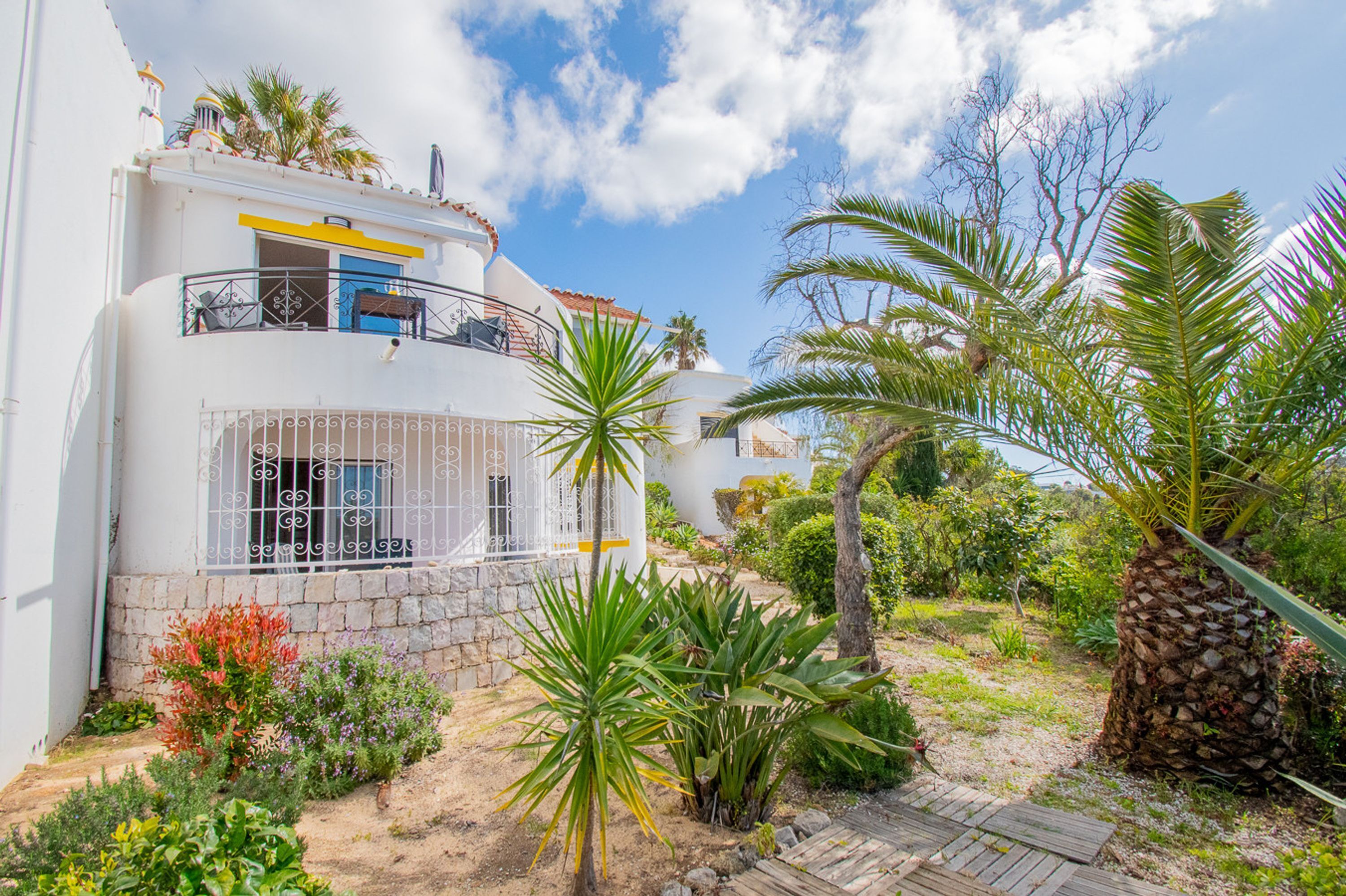 2 عدّة غرف نوم