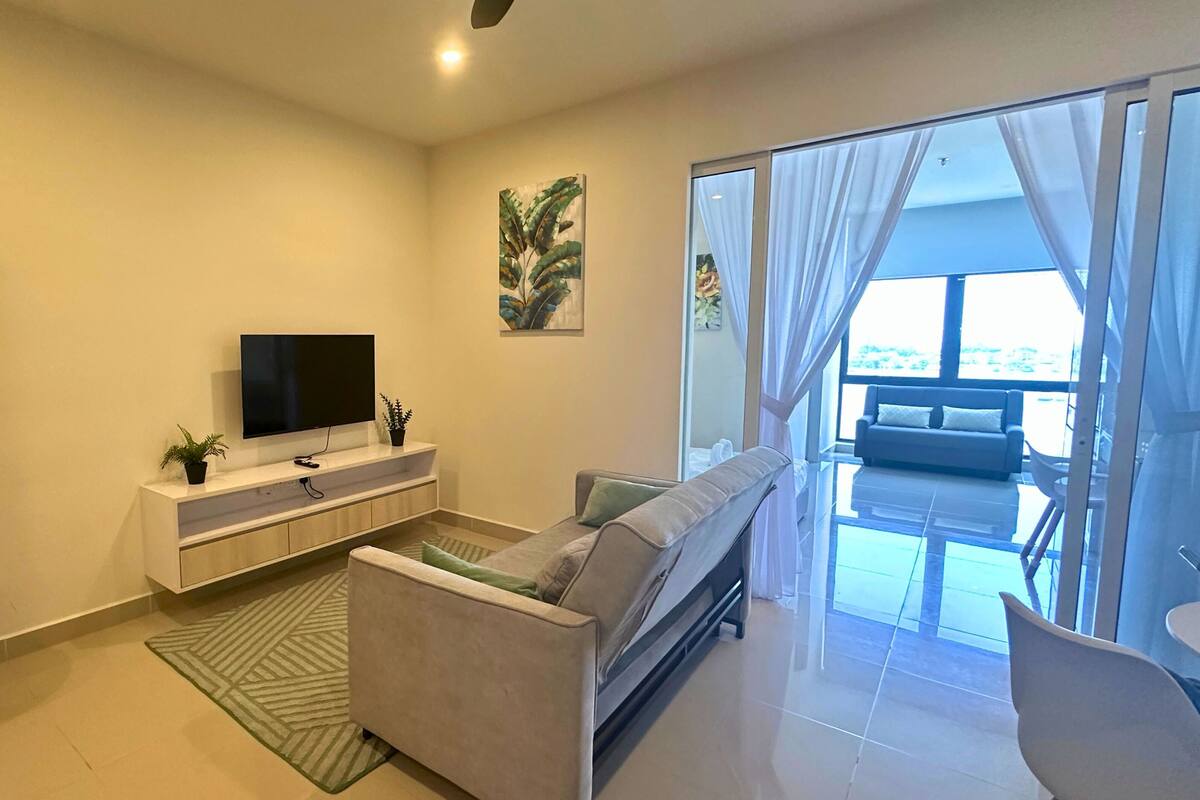 Family Suite, Non Smoking, Sea View | Living area