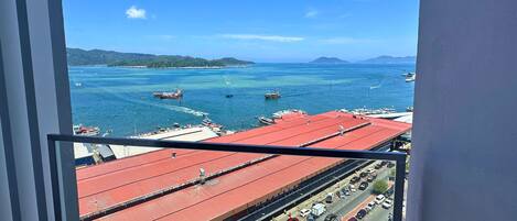 Breeze Suite Balcony Sea View | Iron/ironing board, free WiFi