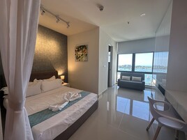 Coral Suite Sea View | Soundproofing, iron/ironing board, free WiFi
