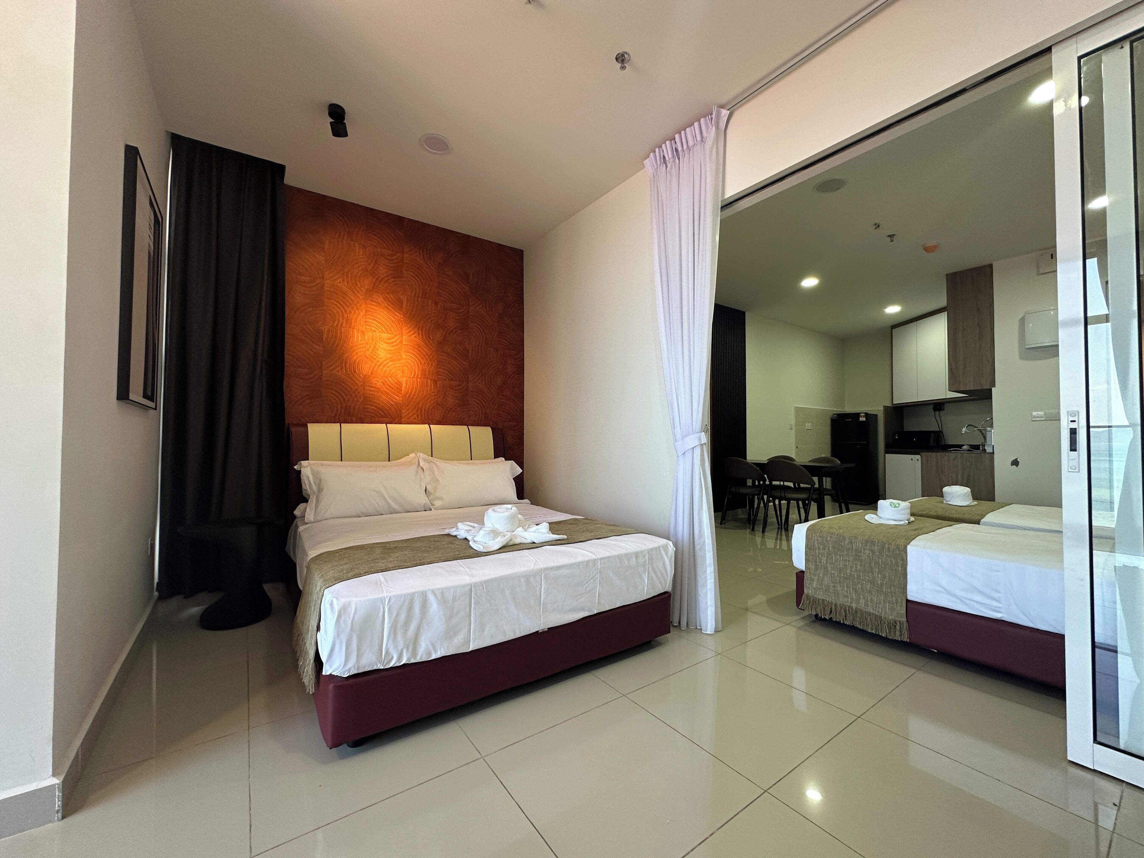 Iron/ironing board, free WiFi