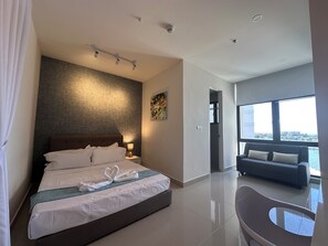 Coral Suite Sea View | Soundproofing, iron/ironing board, free WiFi - GrandVue Suites The Shore Kota Kinabalu (Kota Kinabalu)