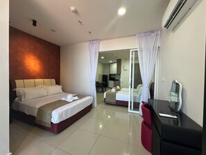 Soundproofing, iron/ironing board, free WiFi - GrandVue Suites The Shore Kota Kinabalu (Kota Kinabalu)
