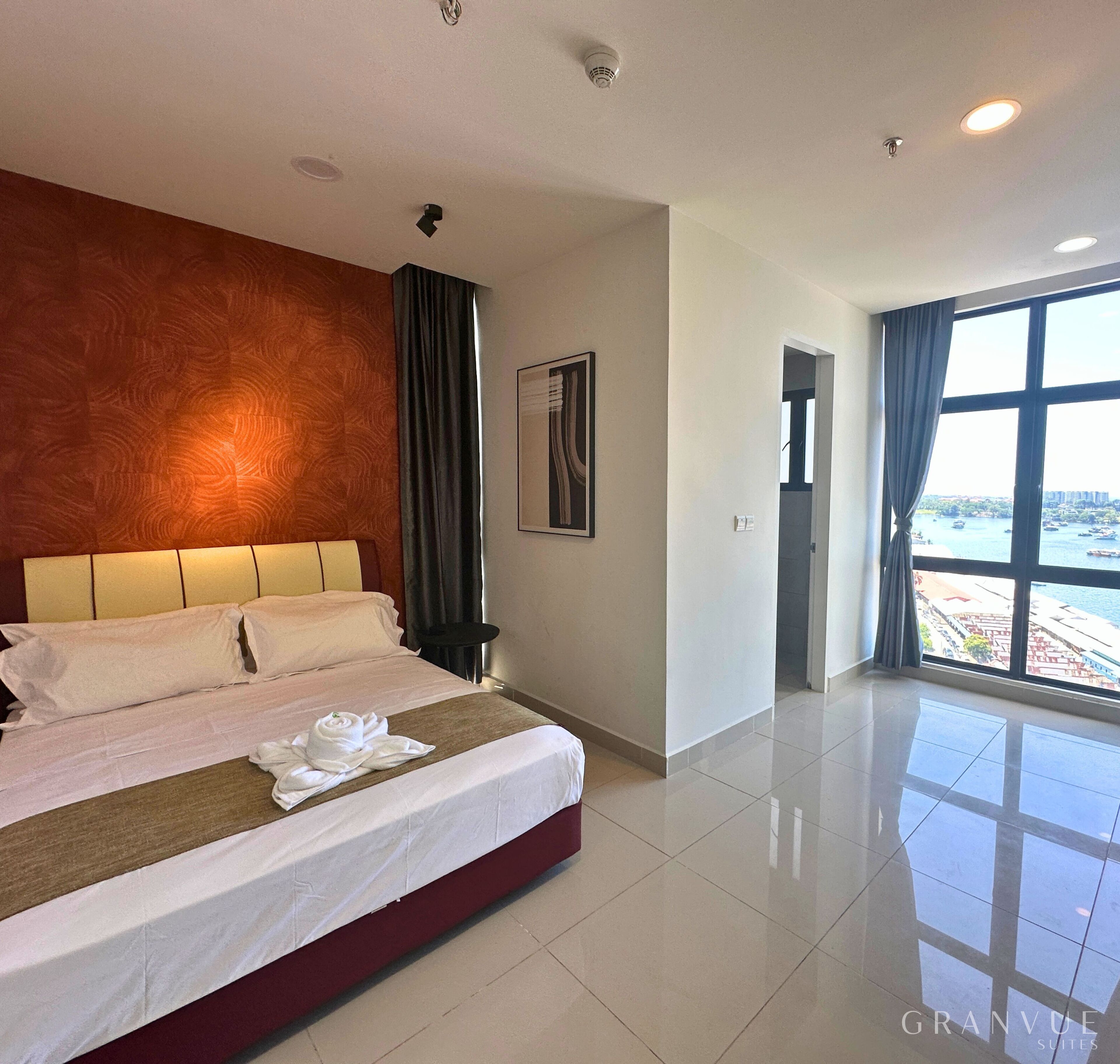 Iron/ironing board, free WiFi