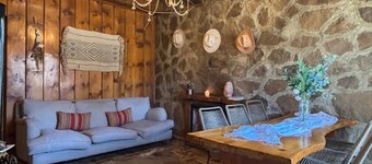 2-bedroom cabin in Alumine, river view, close to the center