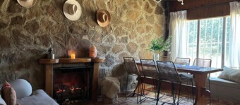 2-bedroom cabin in Alumine, river view, close to the center