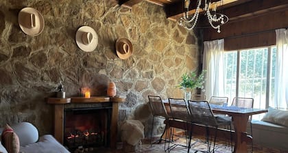 2-bedroom cabin in Alumine, river view, close to the center