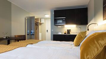 Double or Twin Room | Desk, laptop workspace, free WiFi