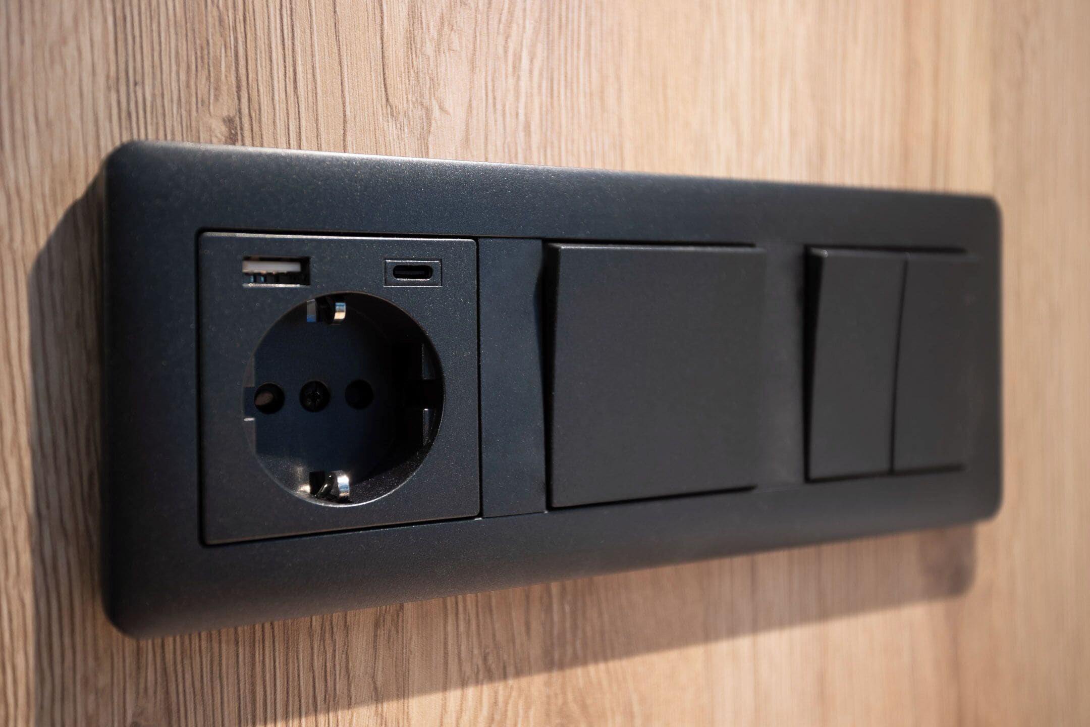 Desk, laptop workspace, free WiFi