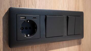 Desk, laptop workspace, free WiFi