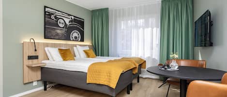 Habitación con 1 cama matrimonial o 2 individuales | Escritorio, espacio para trabajar con laptop y wifi gratis