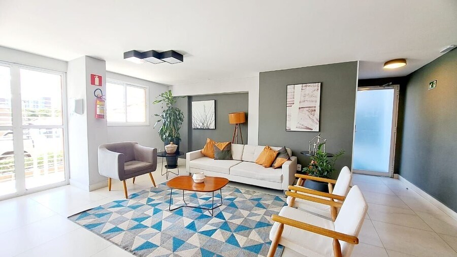 Apt in Condo w/ Pool and Gym Rgk1202