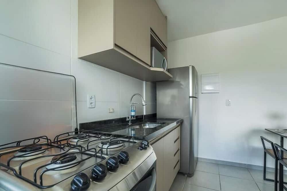 Apt in Condo w/ Pool and Gym Rgk1202