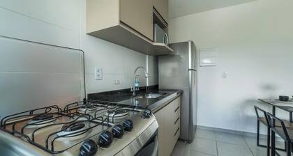 Apt in Condo w/ Pool and Gym Rgk1202