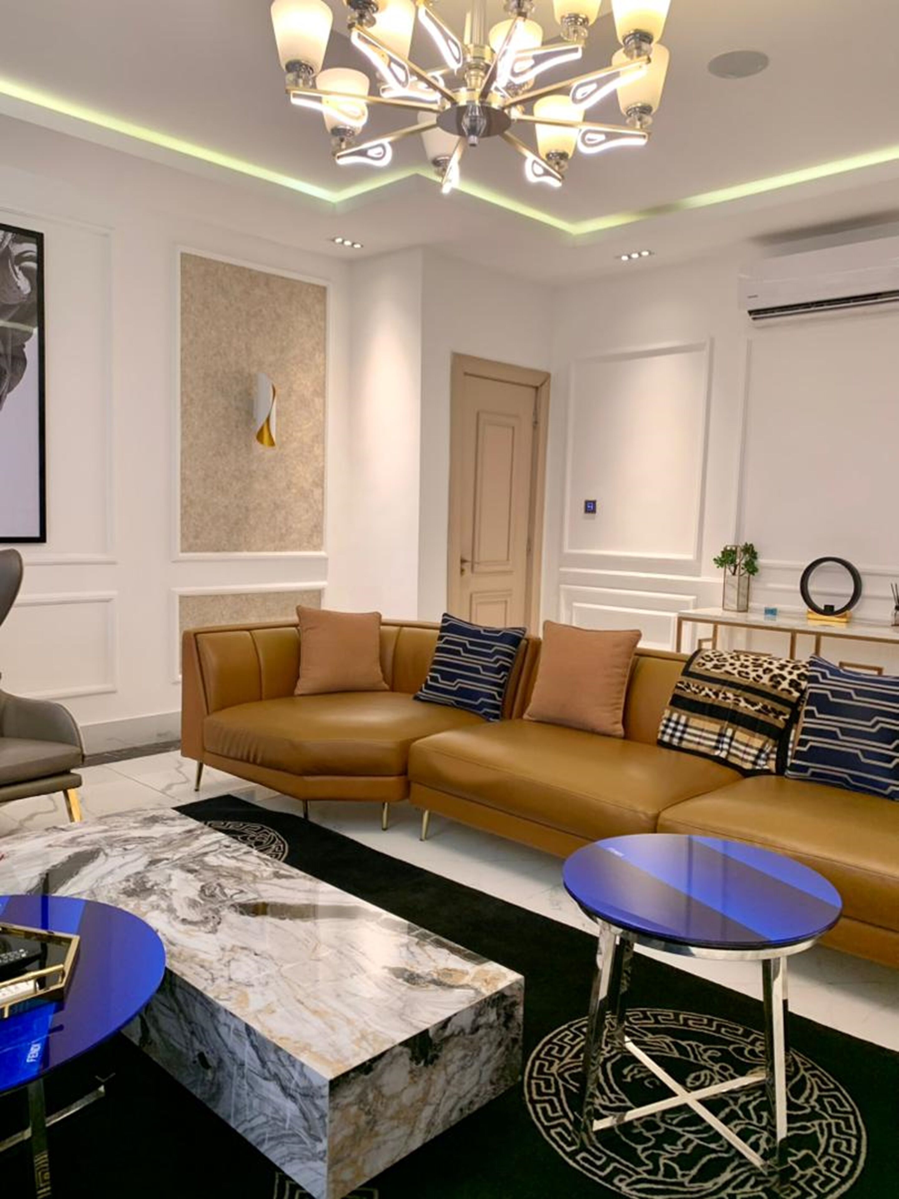 Suite | Laptop workspace, iron/ironing board, free WiFi