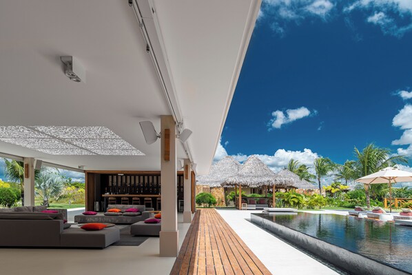 2 albercas al aire libre 