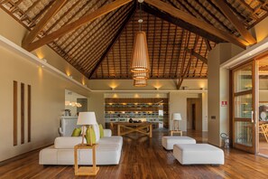 Lounge - Casana Hotel (Cruz)