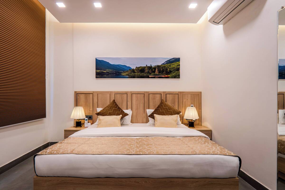 特級套房 | 意大利 Frette 床單、高級寢具、迷你吧、房內夾萬
