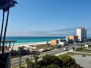 Beach nearby - Sunset Studio Just a Short Walk from the Beach & Free Daily Activities! (Panama City Beach)