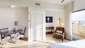 Iron/ironing board, free WiFi, bed sheets - Cozy PCB Studio Steps from Beach w/ Free round of Golf & Activities Daily! (Panama City Beach)