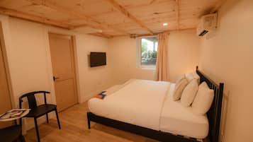 Economy Suite, Ensuite (The Mill House #5) | Interior