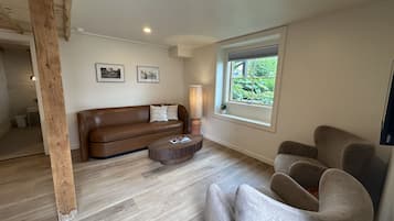 Panorama suite, en-suite badkamer, uitzicht op de stad (The Mill House #4) | Lounge