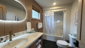 Suite panorámica, baño en la habitación, vista al lago (The Mill House #2) | Baño
