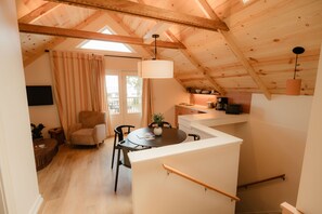 Panoramic Suite, Ensuite, Lake View (The Mill House #1) | Interior