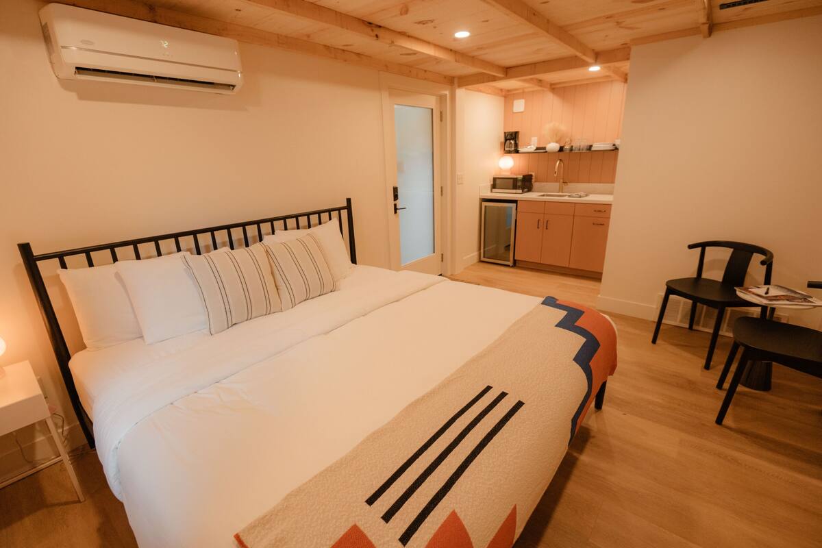 Economy Suite, Ensuite (The Mill House #5) | Interior