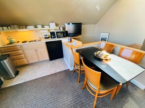 Shared kitchen - The Mill House (Bayfield)