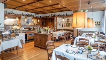 Desayuno buffet incluido todos los días