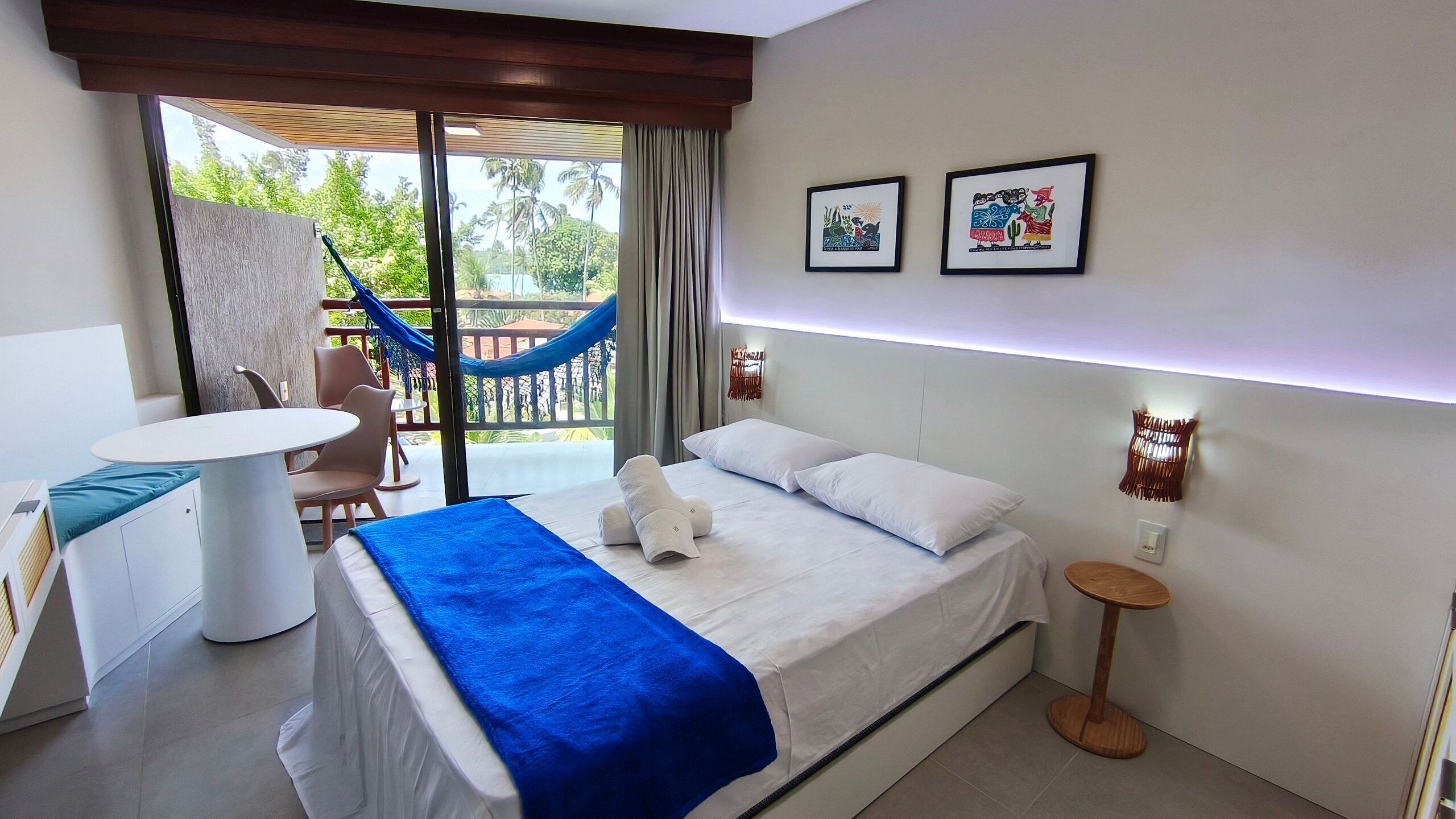 컴포트 스튜디오 | 무료 WiFi