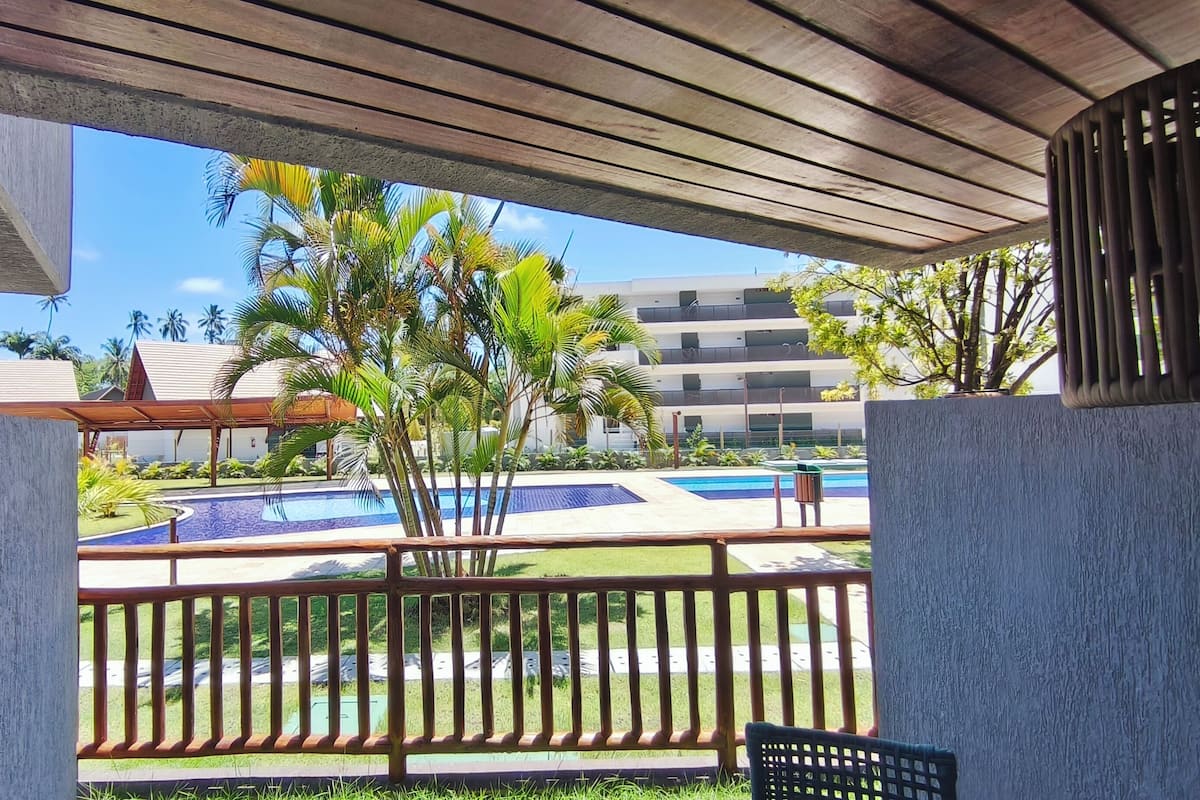 Comfort Studio Suite, Pool View | Veranda