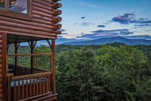 Property grounds - New Listing! Breathtaking Mountain Views, Hot tub, Game Room, Jacuzzi Tub (Sevierville)